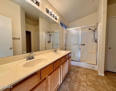 21303 N 79th Drive - Photo Thumbnail 7