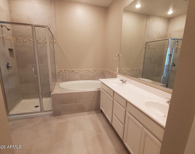 1910 N 141st Avenue - Photo Thumbnail 11