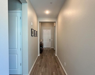 1910 N 141st Avenue - Photo Thumbnail 21