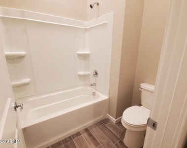 1910 N 141st Avenue - Photo Thumbnail 16