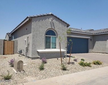1910 N 141st Avenue - Photo Thumbnail 2