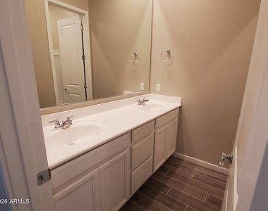 1910 N 141st Avenue - Photo Thumbnail 15