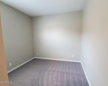1910 N 141st Avenue - Photo Thumbnail 13