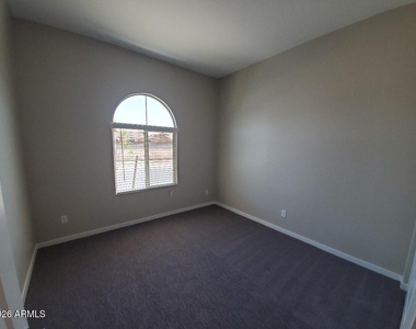 1910 N 141st Avenue - Photo Thumbnail 14