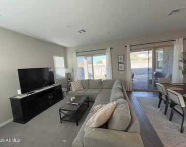 1910 N 141st Avenue - Photo Thumbnail 8