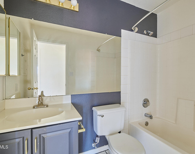 1001 N Pasadena -- - Photo Thumbnail 7
