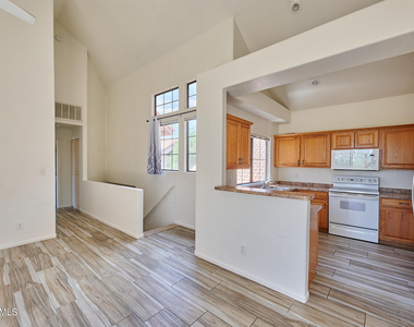 1001 N Pasadena -- - Photo Thumbnail 3