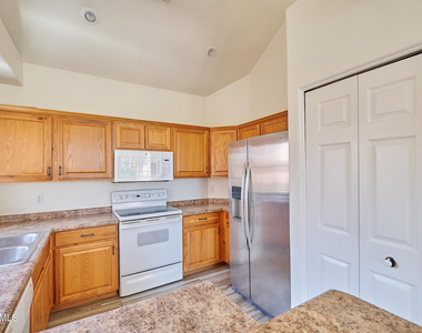 1001 N Pasadena -- - Photo Thumbnail 2