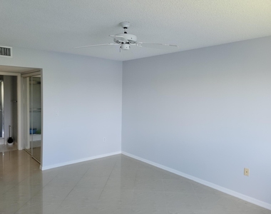 7878 Trent Drive - Photo Thumbnail 5
