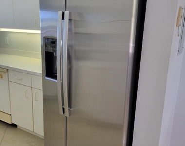 7878 Trent Drive - Photo Thumbnail 10