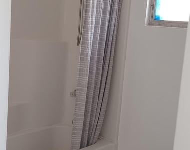131 E Camphor Street - Photo Thumbnail 10