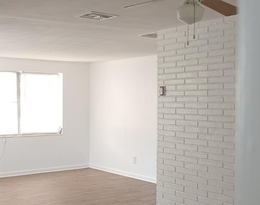 131 E Camphor Street - Photo Thumbnail 15