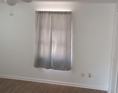 131 E Camphor Street - Photo Thumbnail 7