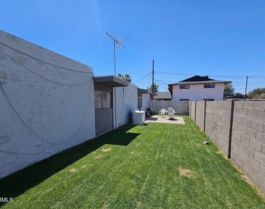 4332 N 27th Street - Photo Thumbnail 8