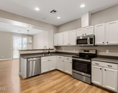 1225 N 36th Street - Photo Thumbnail 4