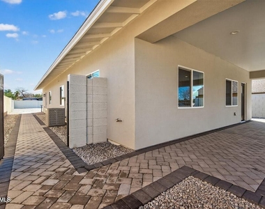 739 S Central Avenue - Photo Thumbnail 8