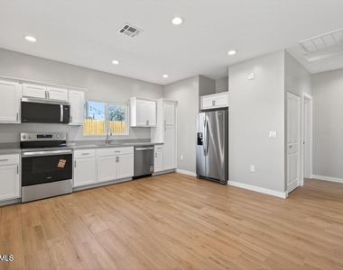 739 S Central Avenue - Photo Thumbnail 34