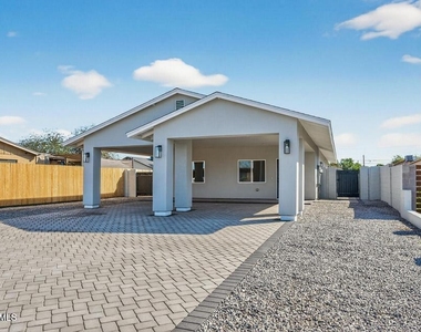 739 S Central Avenue - Photo Thumbnail 2