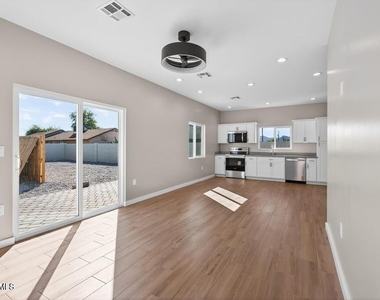 739 S Central Avenue - Photo Thumbnail 10