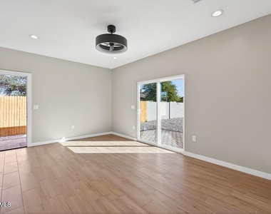 739 S Central Avenue - Photo Thumbnail 12