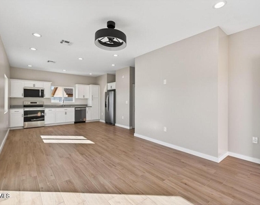 739 S Central Avenue - Photo Thumbnail 11