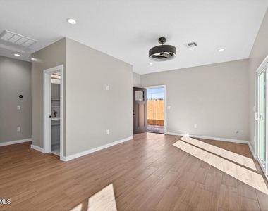 739 S Central Avenue - Photo Thumbnail 13