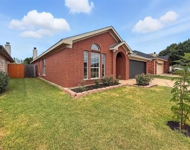 4720 Topaz Lane - Photo Thumbnail 2