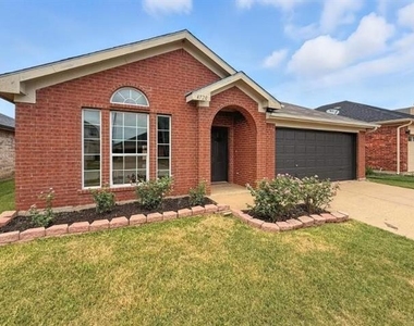 4720 Topaz Lane - Photo Thumbnail 1