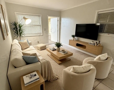 1301 N 12th Court - Photo Thumbnail 16