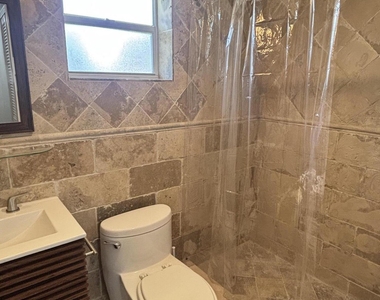 1301 N 12th Court - Photo Thumbnail 13