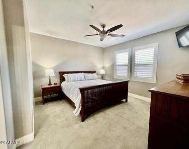 11500 E Cochise Drive - Photo Thumbnail 16