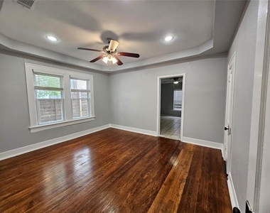 5311 Richard Avenue - Photo Thumbnail 13