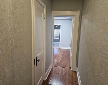 5311 Richard Avenue - Photo Thumbnail 10
