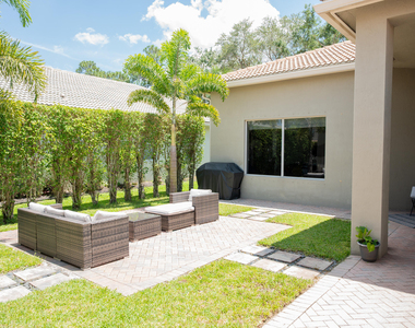 10122 Oak Meadow Lane - Photo Thumbnail 21