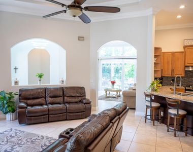 10122 Oak Meadow Lane - Photo Thumbnail 6