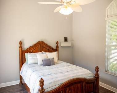 10122 Oak Meadow Lane - Photo Thumbnail 18