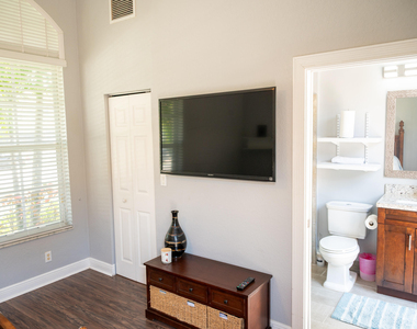 10122 Oak Meadow Lane - Photo Thumbnail 17