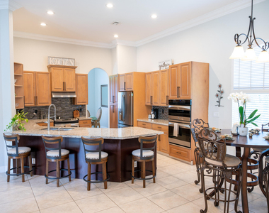 10122 Oak Meadow Lane - Photo Thumbnail 5
