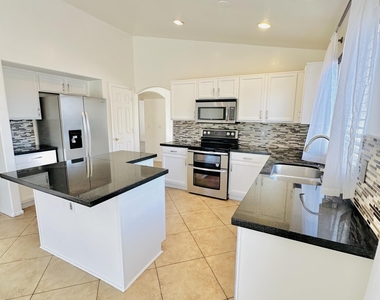 192 N 222nd Drive - Photo Thumbnail 5