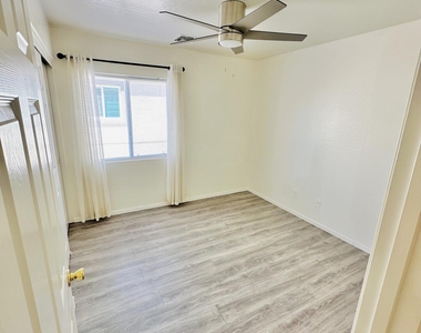 192 N 222nd Drive - Photo Thumbnail 9
