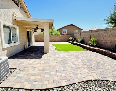 192 N 222nd Drive - Photo Thumbnail 17