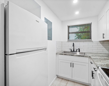 626 N Federal Highway - Photo Thumbnail 2