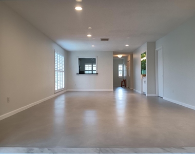8045 Eastlake Drive - Photo Thumbnail 16