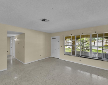 160 Ne Bracken Road - Photo Thumbnail 7