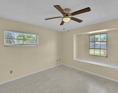 160 Ne Bracken Road - Photo Thumbnail 11