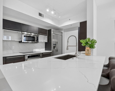 550 Okeechobee Boulevard - Photo Thumbnail 10