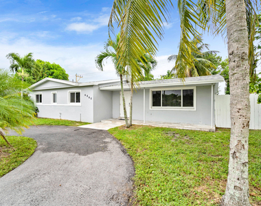6860 Tyler Street - Photo Thumbnail 1