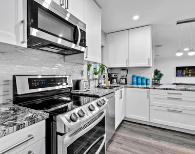 6860 Tyler Street - Photo Thumbnail 14