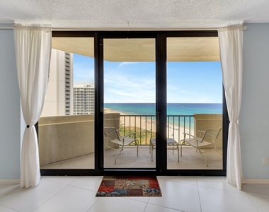 2800 N Ocean Drive - Photo Thumbnail 4