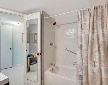 2800 N Ocean Drive - Photo Thumbnail 21